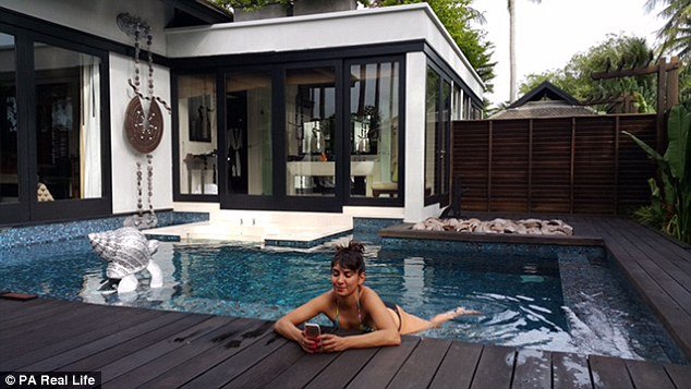 Love story: Γνωρίστηκαν online και ταξιδεύουν μαζί σε όλο τον κόσμο [εικόνες] | iefimerida.gr 9