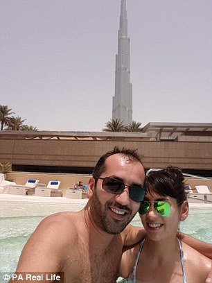 Love story: Γνωρίστηκαν online και ταξιδεύουν μαζί σε όλο τον κόσμο [εικόνες] | iefimerida.gr 1