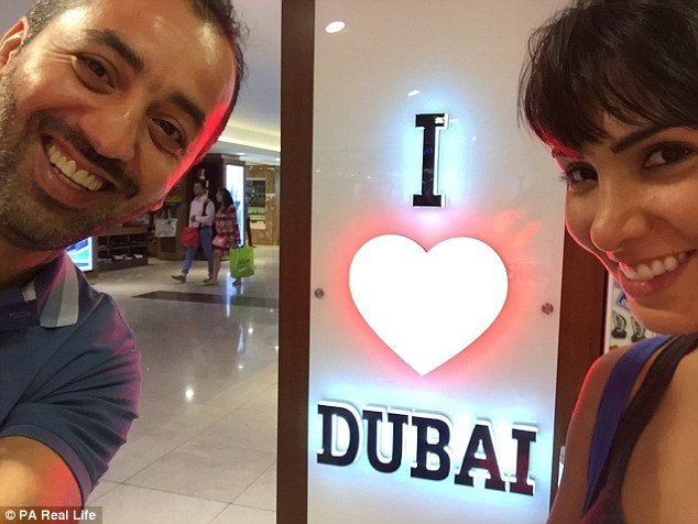 Love story: Γνωρίστηκαν online και ταξιδεύουν μαζί σε όλο τον κόσμο [εικόνες] | iefimerida.gr 3