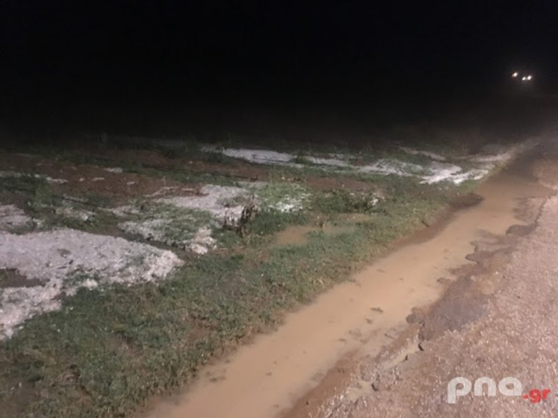 Στα λευκά η Αρκαδία, το «έστρωσε» με χαλάζι -Μεγάλες ζημιές, αυτοκίνητο έπεσε σε γκρεμό [εικόνες & βίντεο] | iefimerida.gr 2