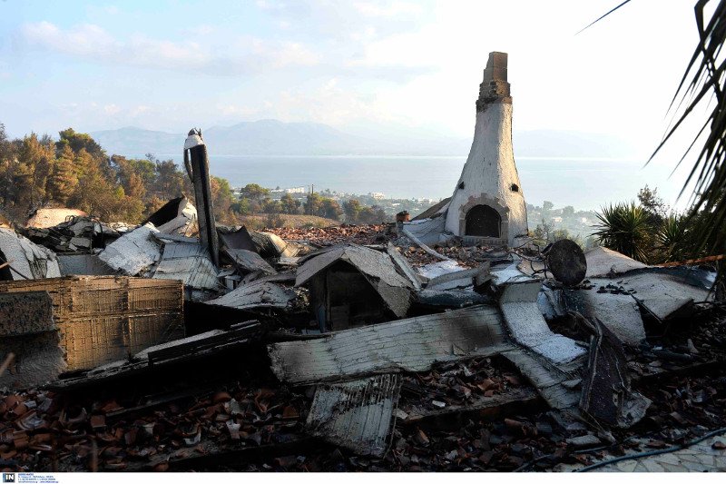 Νέες αναζωπυρώσεις στο Καπανδρίτι -Δάση, σπίτια και ΙΧ έγιναν στάχτη [εικόνες] | iefimerida.gr 11