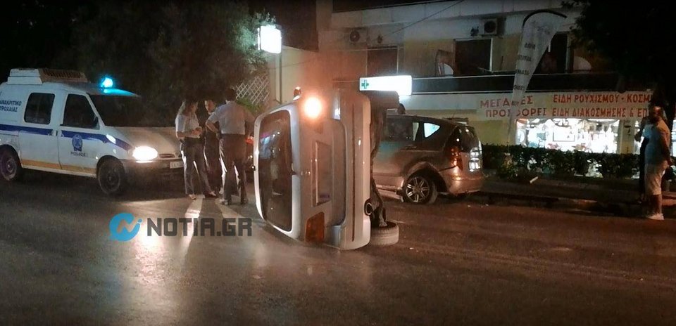 Απίστευτο τροχαίο στο Ελληνικό -Τούμπαρε ΙΧ χωρίς να τρέχει [εικόνες & βίντεο] | iefimerida.gr 1