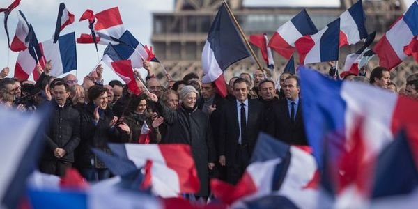 Φιγιόν: Δεν παραιτούμαι -Δεκάδες χιλιάδες άνθρωποι σε συγκέντρωση στήριξής του | iefimerida.gr 1