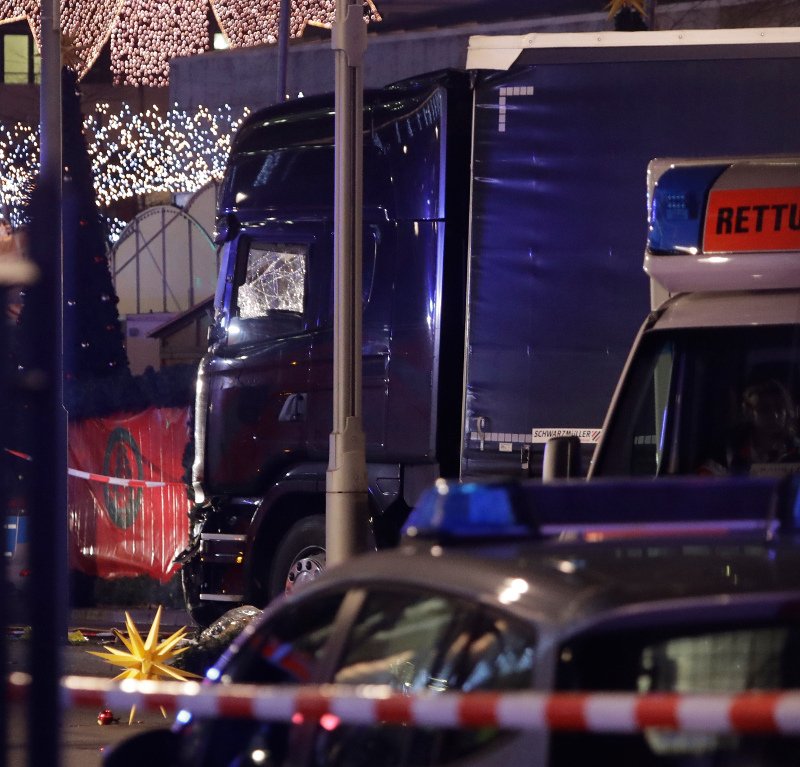 Τρόμος στην Ευρώπη: Μακελειό με 12 νεκρούς στο Βερολίνο | iefimerida.gr 5