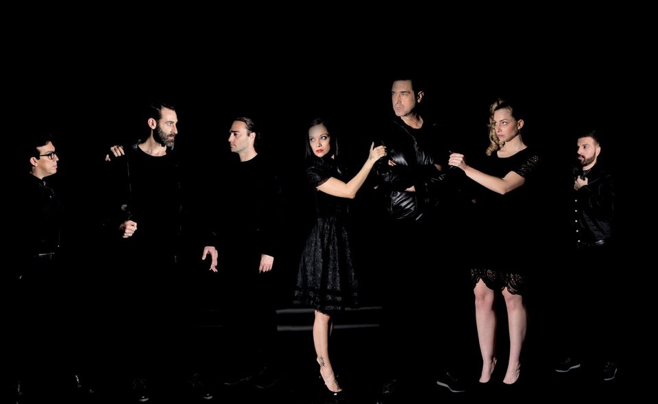 Ο Τούρκος σταρ Μπουράκ Χακί πρωταγωνιστεί σε θεατρική σκηνή της Αθήνας [εικόνες & τρέιλερ]  | iefimerida.gr 2