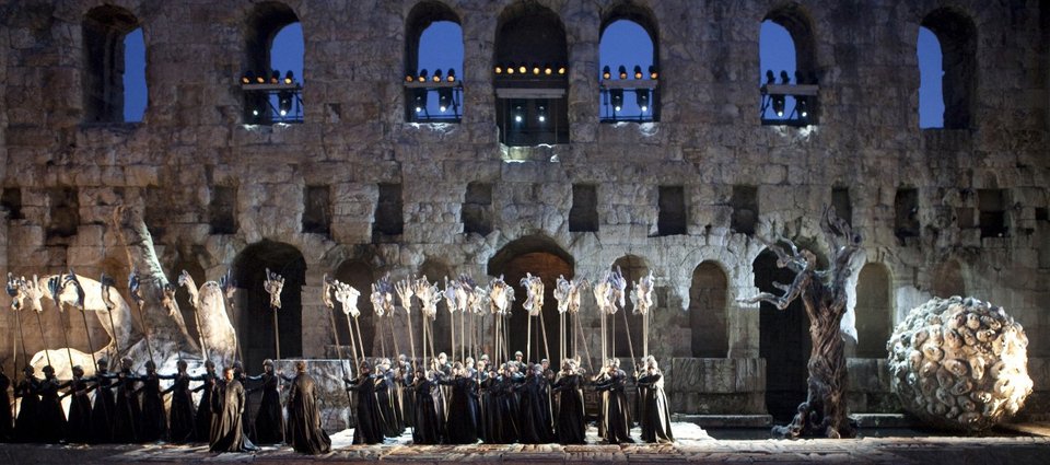 Τροβατόρε από τη Λυρική στο Ηρώδειο -Σύγχρονο και αρχαίο θέατρο στην ίδια παράσταση [εικόνες]  | iefimerida.gr 0