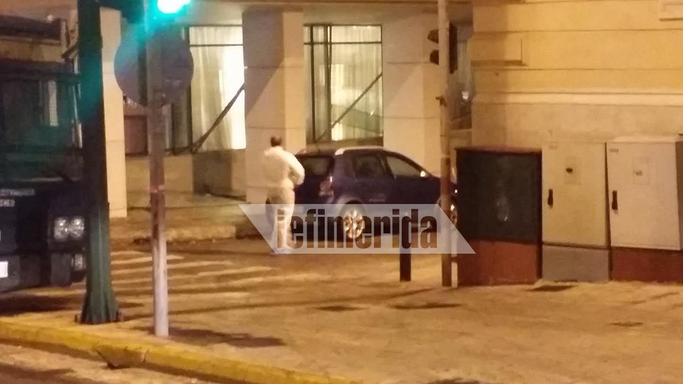 Τρομοκρατικό χτύπημα στα γραφεία του ΣΕΒ στο Σύνταγμα [εικόνες] | iefimerida.gr 7