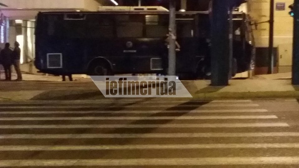 Τρομοκρατικό χτύπημα στα γραφεία του ΣΕΒ στο Σύνταγμα [εικόνες] | iefimerida.gr 15