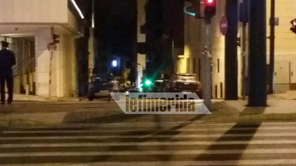 Τρομοκρατικό χτύπημα στα γραφεία του ΣΕΒ στο Σύνταγμα [εικόνες] | iefimerida.gr 8