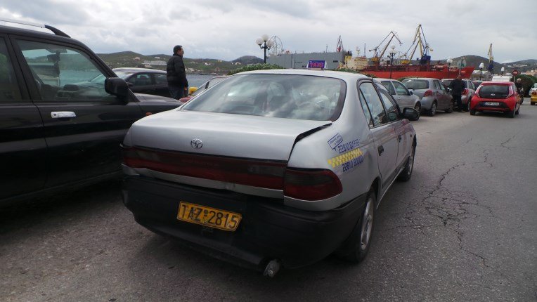 Πανικός στην Ερμούπολη με αφηνιασμένο οδηγό [εικόνες] | iefimerida.gr 0