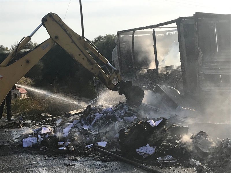 Οι 11 επιβαίνοντες του βαν δεν πρόλαβαν να βγουν με αποτέλεσμα να καούν ζωντανοί