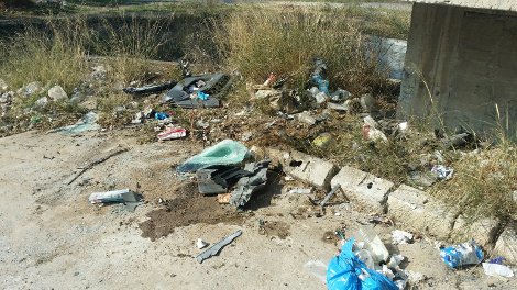  Τραγωδία στο Μενίδι: ΙΧ καρφώθηκε σε μπαλκόνι -Νεκρός ένας 20χρονος [εικόνες] | iefimerida.gr 1