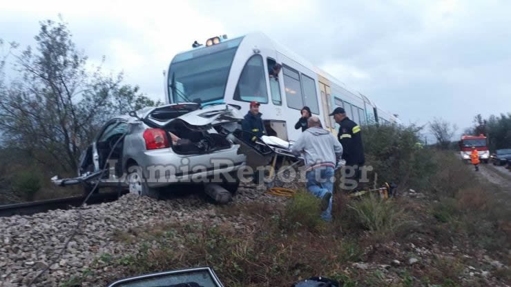 Η συνοδηγός του οχήματος, διευθύντρια του Γυμνασίου Κάτω Τιθορέας, έχασε τη ζωή της