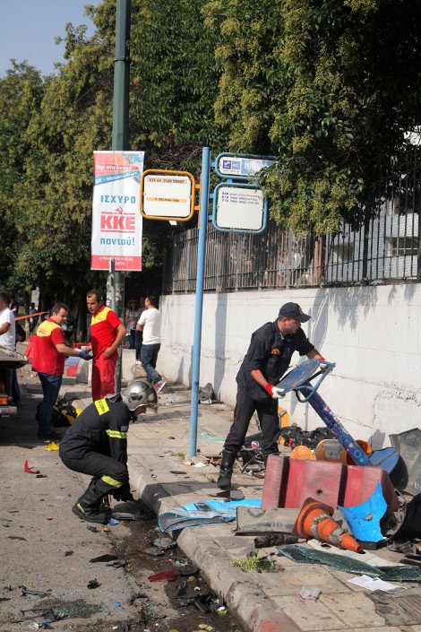 Η τρελή πορεία του Smart που έσπειρε τον θάνατο στην Π. Ράλλη -Εικόνες χάους μετά το δυστύχημα [εικόνες] | iefimerida.gr 2