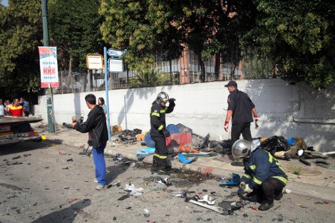 Η τρελή πορεία του Smart που έσπειρε τον θάνατο στην Π. Ράλλη -Εικόνες χάους μετά το δυστύχημα [εικόνες] | iefimerida.gr 8