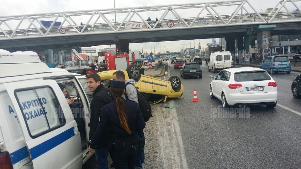 Ταξί αναποδογύρισε στον Κηφισό -Mία γυναίκα τραυματίας [εικόνες] | iefimerida.gr 4
