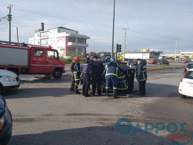 Σφοδρή σύγκρουση αυτοκινήτων στην Καλαμάτα -Τραυματίστηκαν παιδιά [εικόνες] | iefimerida.gr 0