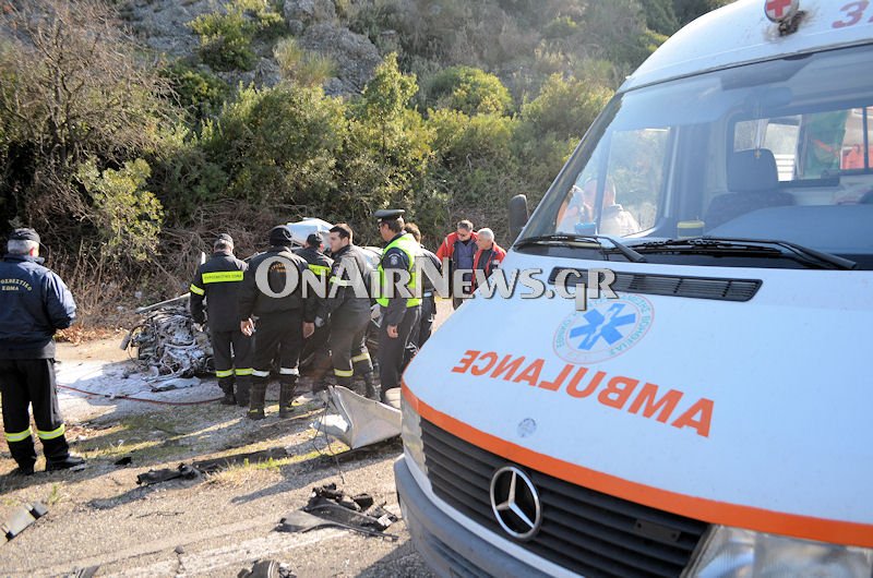Θανατηφόρο τροχαίο στην Εθνική Οδό Αντιρρίου-Ιωαννίνων με λεωφορείο του ΚΤΕΛ -Ενας νεκρός [εικόνες] | iefimerida.gr 3