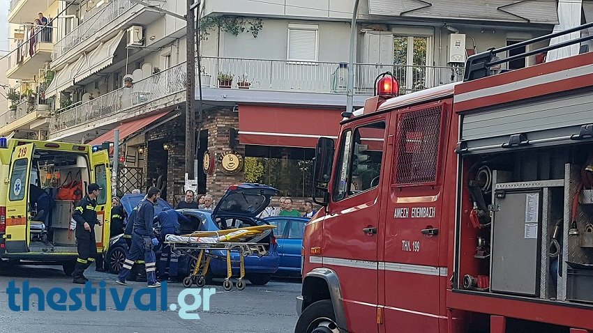 Σύγκρουση αυτοκινήτου με λεωφορείο στη Θεσσαλονίκη -Τρεις τραυματίες [εικόνες]  | iefimerida.gr 1