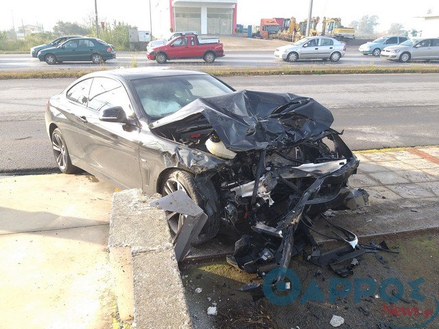 Σφοδρή σύγκρουση αυτοκινήτων στην Καλαμάτα -Τραυματίστηκαν παιδιά [εικόνες] | iefimerida.gr 2