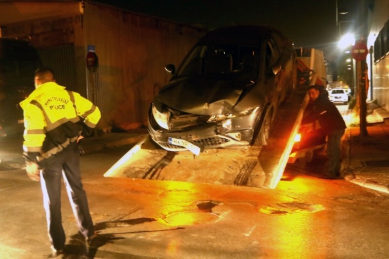 Φοβερό τροχαίο στο Ηράκλειο - Τέσσερα άτομα στο νοσοκομείο [εικόνες] | iefimerida.gr 1