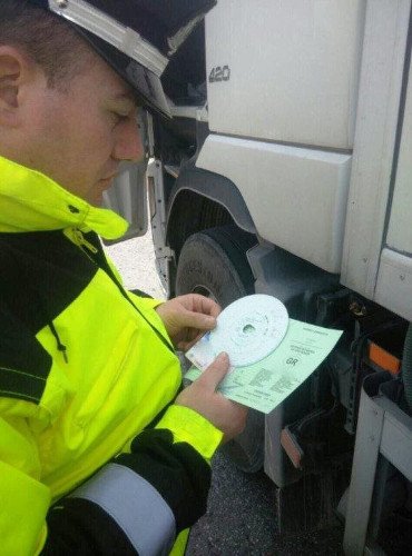 Τροχαία: Μέσα σε λίγες μόνο ώρες 671 παραβάσεις φορτηγών και λεωφορείων [εικόνες] | iefimerida.gr 4