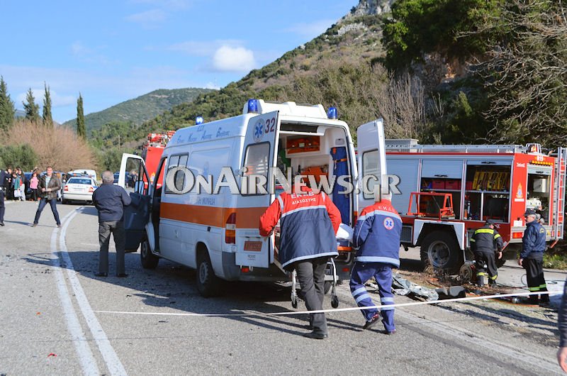 Θανατηφόρο τροχαίο στην Εθνική Οδό Αντιρρίου-Ιωαννίνων με λεωφορείο του ΚΤΕΛ -Ενας νεκρός [εικόνες] | iefimerida.gr 1