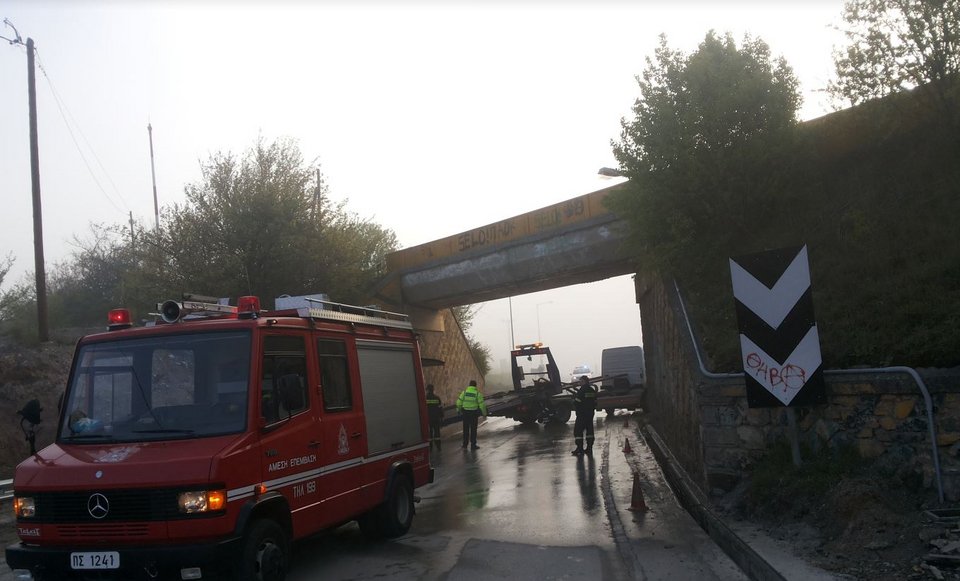 Τραγικό δυστύχημα στη Κοζάνη -Nεκρός 25χρονος και τρεις τραυματίες σε σφοδρό τροχαίο [εικόνες&βίντεο] | iefimerida.gr 0