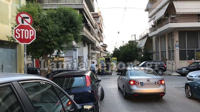 Λαμία: Σύγκρουση αυτοκινήτου με μηχανή στο κέντρο της πόλης [εικόνες] | iefimerida.gr 3