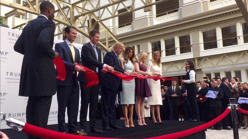 Μέσα στο χλιδάτο ξενοδοχείο του Ντόναλντ Τραμπ -Λίγα χιλιόμετρα μακριά από τον Λευκό Οίκο [εικόνες] | iefimerida.gr 0