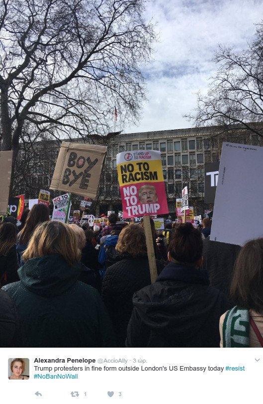 Λονδίνο: Χιλιάδες Βρετανοί στους δρόμους κατά του Τραμπ - Κρατούσαν μαύρα πλακάτ με κηλίδες από «αίμα» [εικόνες&βίντεο] | iefimerida.gr 0