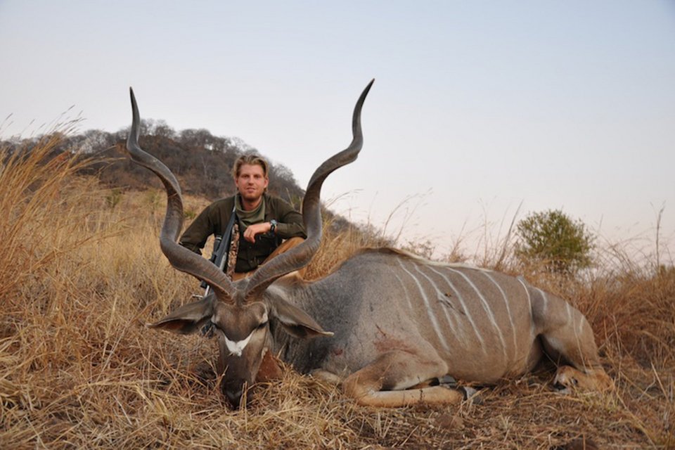 Σάλος με τους γιους του Τραμπ που σκοτώνουν άγρια ζώα στην Αφρική [εικόνες] | iefimerida.gr 6