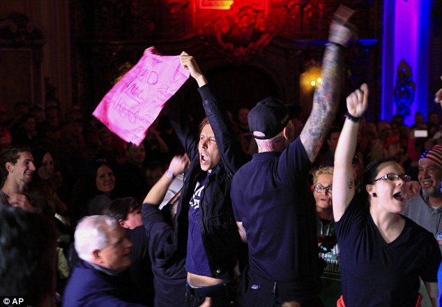 Χάος ξανά σε ομιλίες του Τραμπ -Προσπάθησε να του επιτεθεί άνδρας ενώ μιλούσε [εικόνες & βίντεο] | iefimerida.gr 1