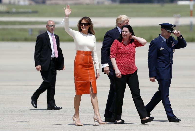 Στη Σαουδική Αραβία ο Ντόναλντ Τραμπ -Χωρίς μαντίλα η Μελάνια, αλλά με «έξυπνη» μαύρη φόρμα [εικόνες & βίντεο] | iefimerida.gr 0