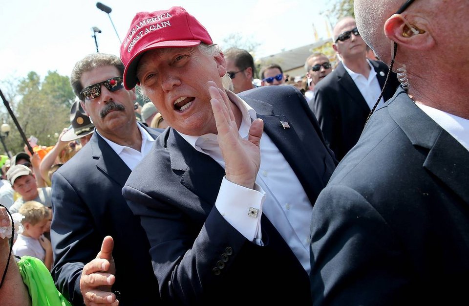 Πώς ο Ντόναλντ Τραμπ ως πρόεδρος πλουτίζει ανενόχλητος [εικόνες] | iefimerida.gr 3