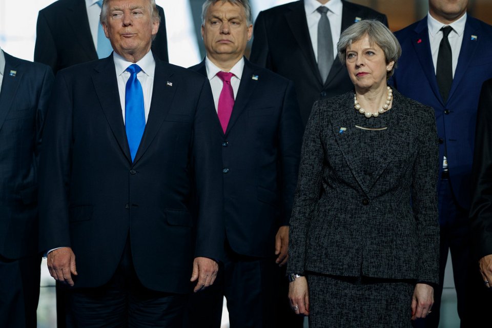 Σύνοδος ΝΑΤΟ: Από τον Ομπάμα του 2012 στον Τραμπ του 2017 [εικόνες & βίντεο] | iefimerida.gr 3