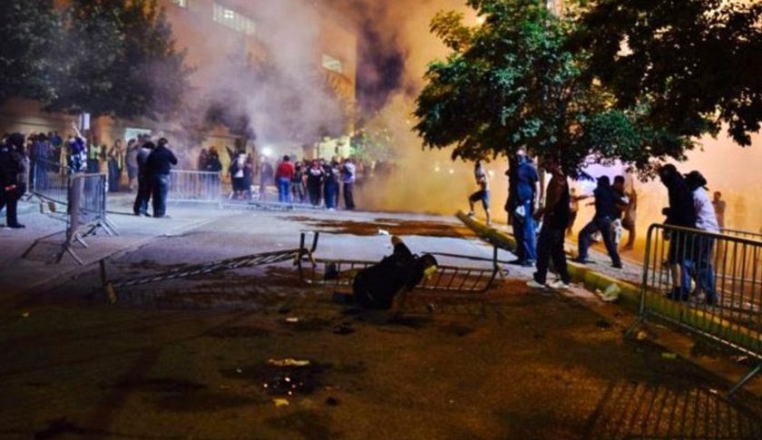 Πρωτοφανή επεισόδια σε ομιλία του Τραμπ - Πυροβολισμοί από διαδηλωτές [εικόνες & βίντεο] | iefimerida.gr 0