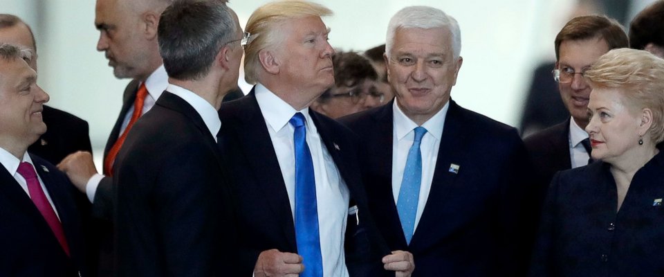 Ειδικοί εξηγούν: Τι δείχνει ο απαράδεκτος τρόπος με τον οποίο ο Τραμπ έσπρωξε τον πρωθυπουργό του Μαυροβουνίου [εικόνες & βίντεο] | iefimerida.gr 0