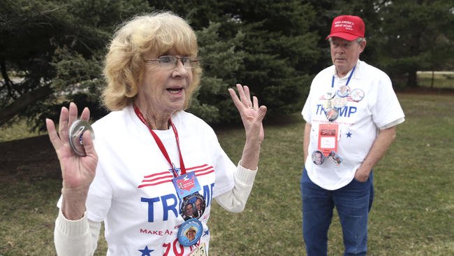 Η ναζί του Ντόναλντ Τραμπ -Σάλος με οπαδό του που χαιρετάει ναζιστικά [εικόνες] | iefimerida.gr 2