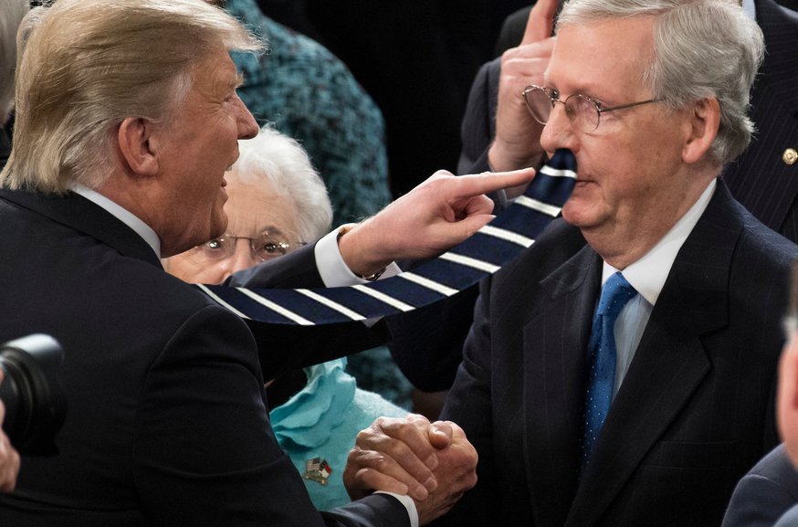 Γκρουπάκι έκανε φώτοσοπ στις γραβάτες του Τραμπ κι έγινε viral [εικόνες]  | iefimerida.gr 4