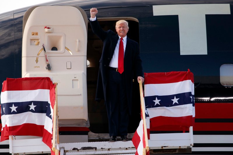 Ο Τραμπ βάζει φρένο στην αγορά νέου Air Force Οne [εικόνες] | iefimerida.gr 1