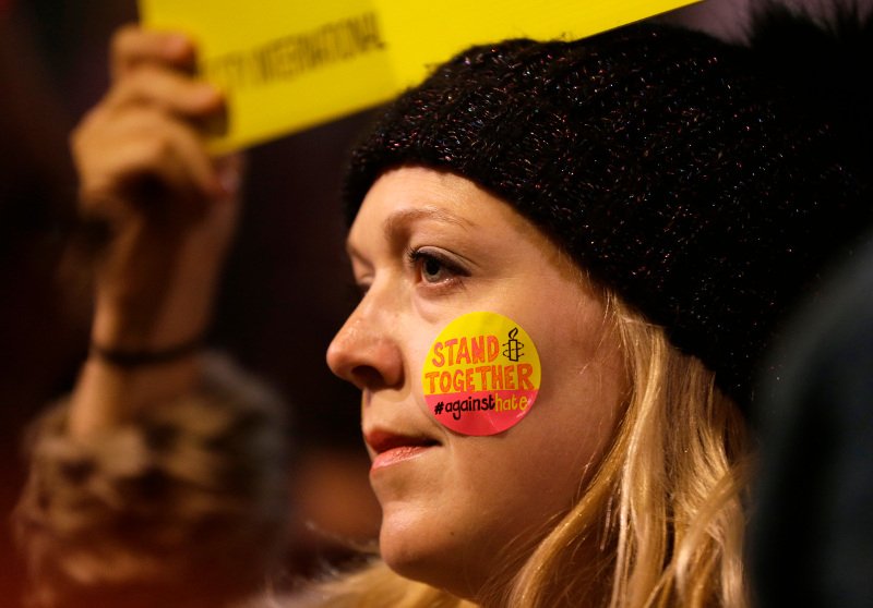 #muslimBan: Χιλιάδες στους δρόμους κατά του διατάγματος Τραμπ σε ΗΠΑ-Βρετανία [εικόνες] | iefimerida.gr 9