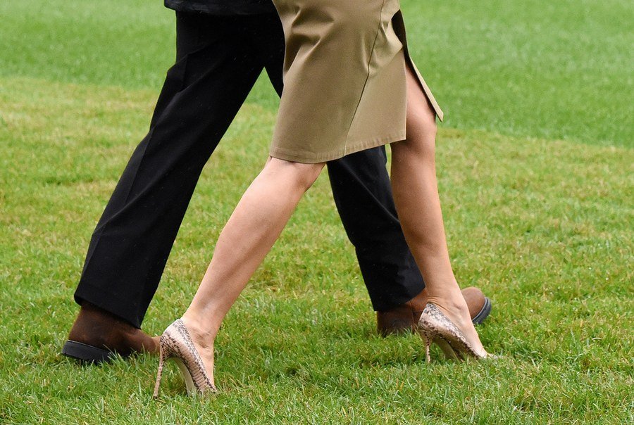 Στο Τέξας ο Ντόναλντ Τραμπ -Πάλι με τακούνια η Μελάνια [εικόνες] | iefimerida.gr 0