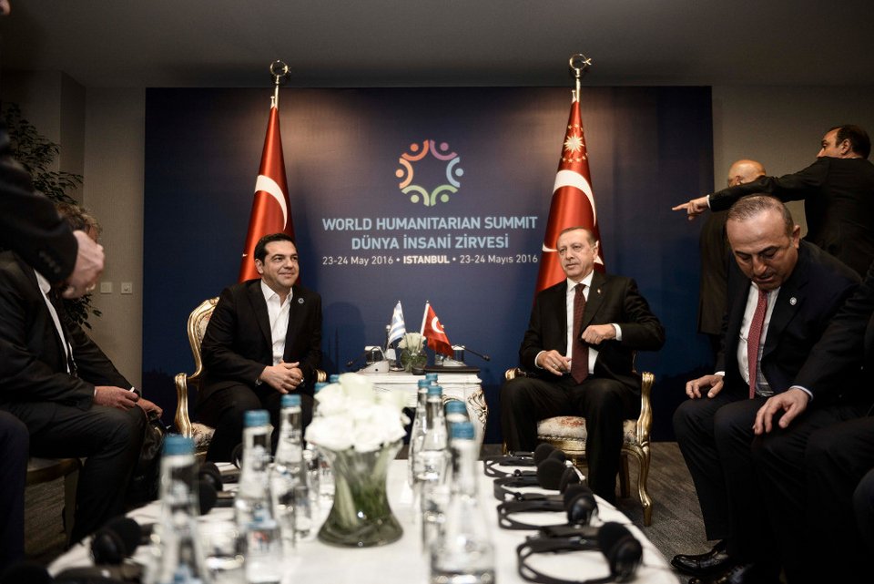 Το αίνιγμα με τις σημαίες -Γιατί στη συνάντηση Τσίπρα-Ερντογάν υπήρχαν μόνο τουρκικές [εικόνες] | iefimerida.gr 10