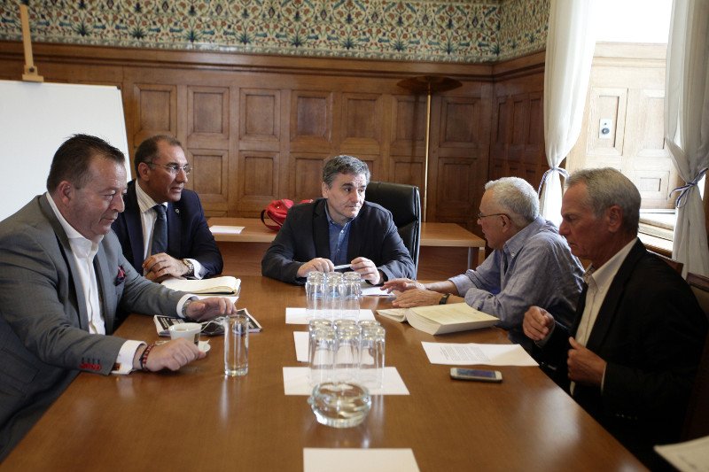 Τσακαλώτος-Αχτσιόγλου ενημερώνουν τους βουλευτές των ΑΝΕΛ για τη διαπραγμάτευση [εικόνες] | iefimerida.gr 2