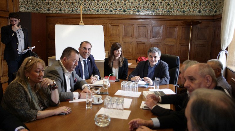 Τσακαλώτος-Αχτσιόγλου ενημερώνουν τους βουλευτές των ΑΝΕΛ για τη διαπραγμάτευση [εικόνες] | iefimerida.gr 0