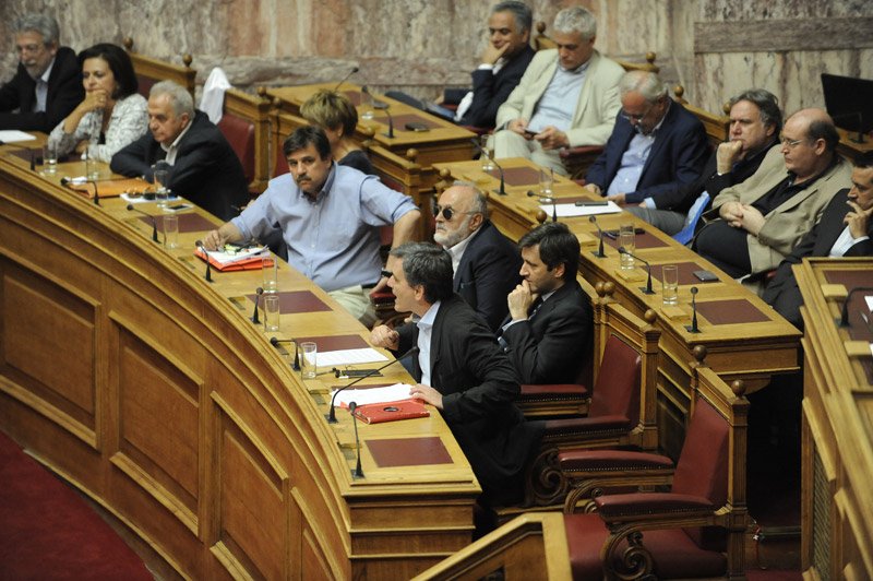 Τσακαλώτος: Τον ειρωνεύτηκαν για τα ελληνικά του και έγινε θηρίο -«Είσαι γελοίος» | iefimerida.gr 0