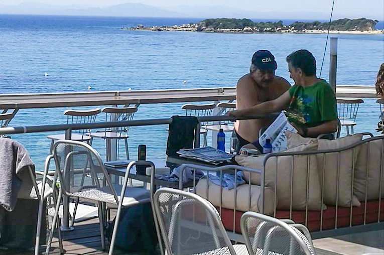 Οι διακοπές του Τσακαλώτου στην Ηλεία -Εδωσε «ρεσιτάλ» στις ρακέτες [εικόνες] | iefimerida.gr 2