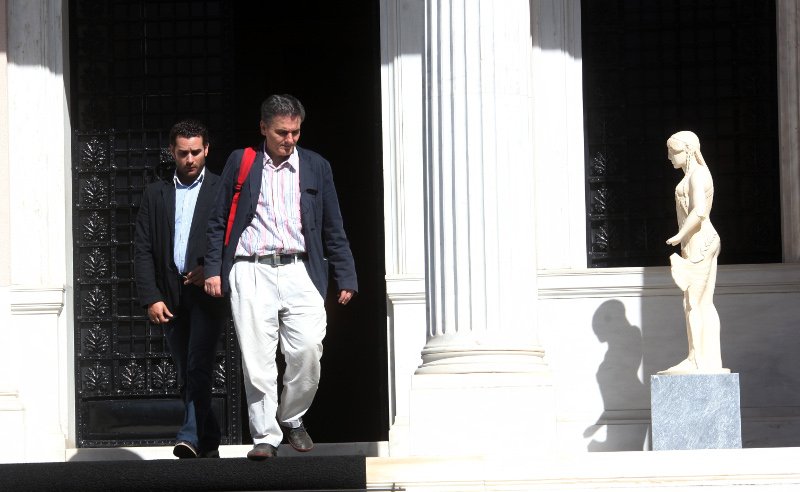 Στα χέρια του Τσίπρα ο «γόρδιος δεσμός»: Εκλογές τώρα ή το Νοέμβριο | iefimerida.gr 0
