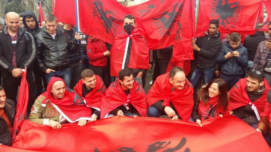 Προκαλούν οι Τσάμηδες της Αλβανίας -Ο «Κοτζιάς-Γκαίμπελς» και η «γενοκτονία»! [εικόνες] | iefimerida.gr 2